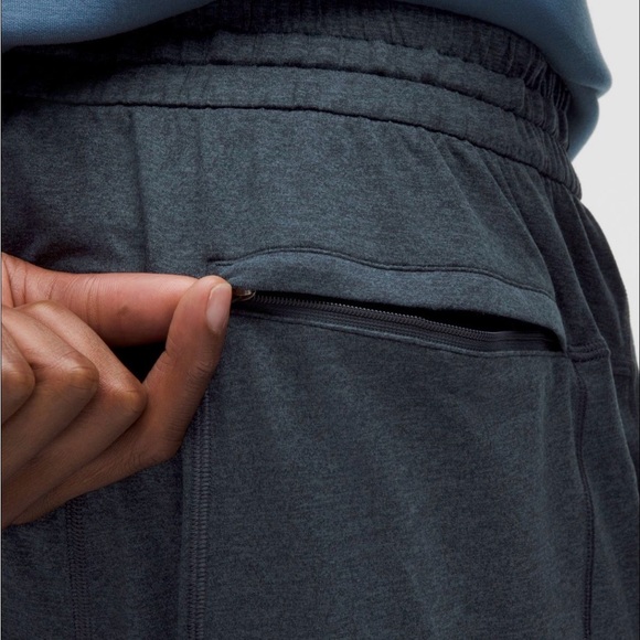 Men's lululemon soft jersey jogger heathered Navy Jogger Pants - Picture 3 of 3